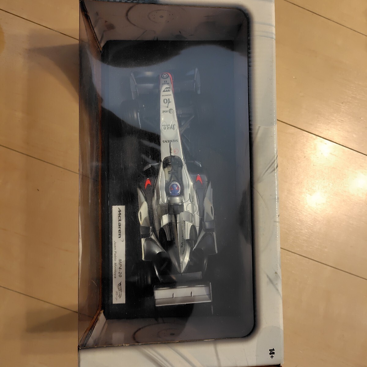 1/18　ホットホィール　マクラーレン メルセデスMP4-20　モントーヤ 1/18 Hot Wheel Mclaren Mercedes Mp4-20 Montoya | eBay