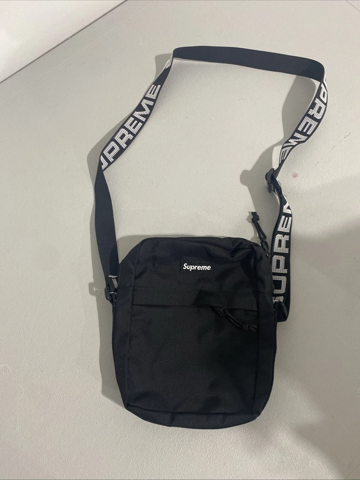 Sac à bandoulière Supreme SS18   Noir