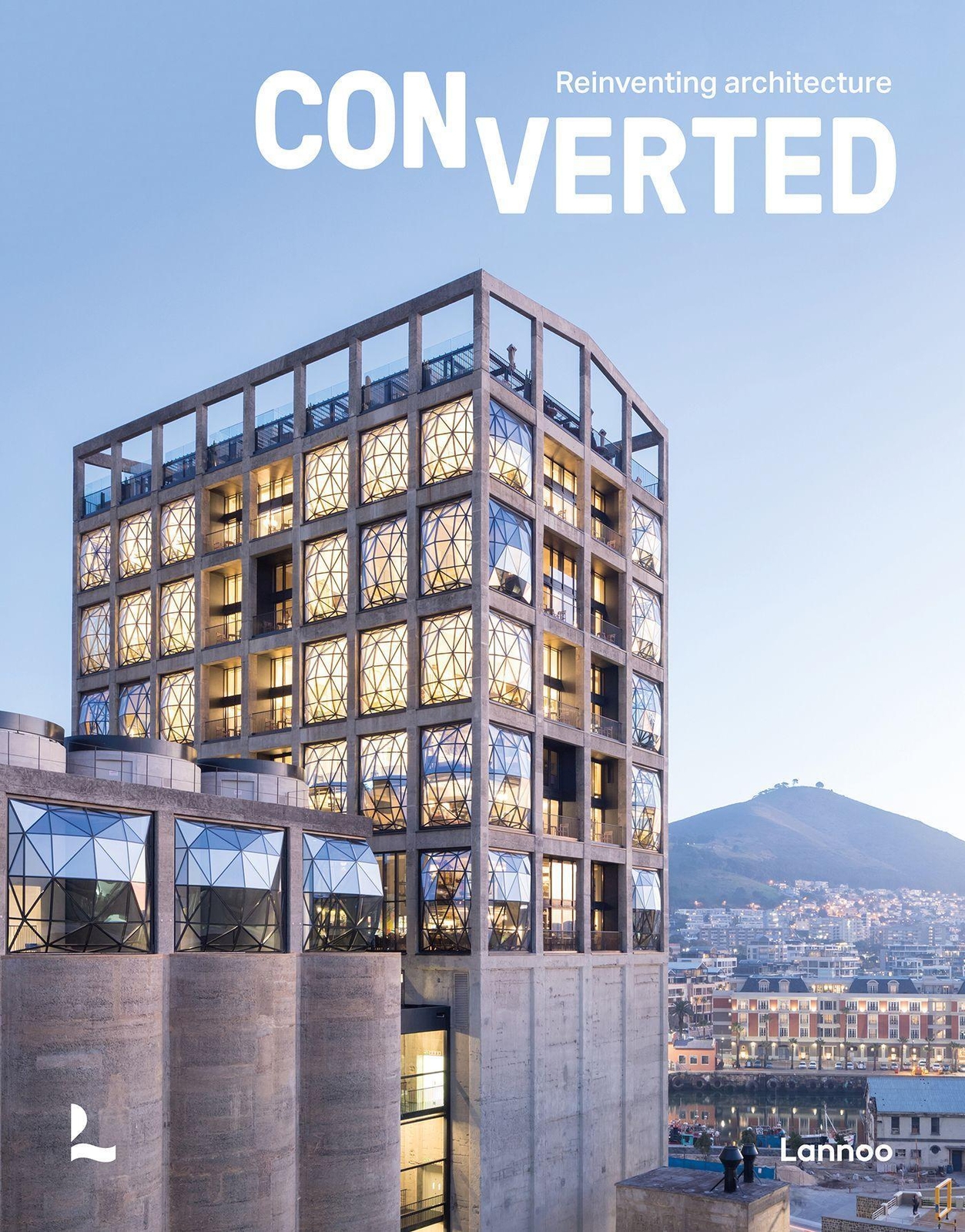 Thumbnail - Agata Toromanoff | Converted. Reinventing Architecture | Buch |