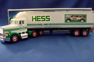 hess 18 wheeler and racer 1992