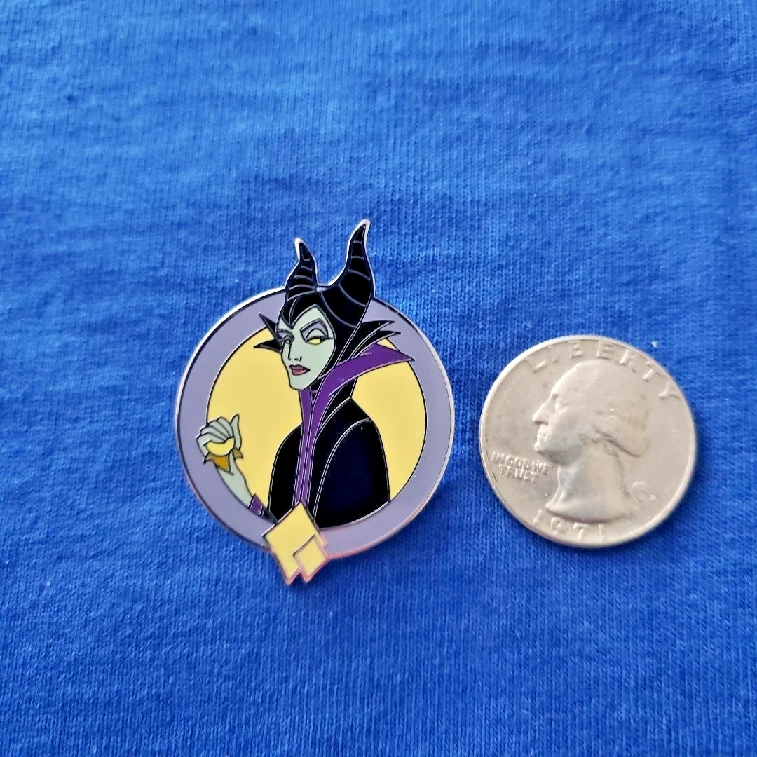 Maleficent - Enchanted Ensemble Mystery Set 1 DISNEY PIN