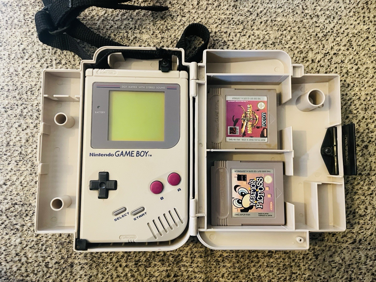 Nintendo Game Boy DMG-01 + 4 Jeux + Mallette Officielle