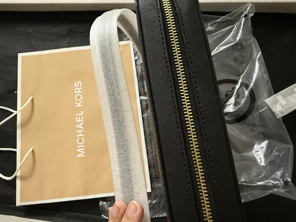 Michael Kors Jet Set Black Crossbody – BNWT Saffiano Leather – Gold Hardware - Image 4 of 4