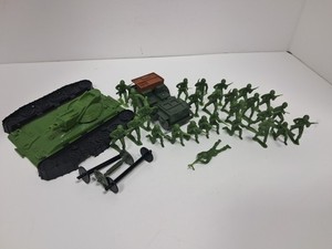 Multiple Toymakers - PLANET OF THE APES DELUXE SET PIECES - 1967 - APJAC