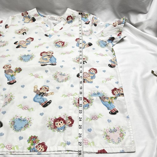 Vintage Scrub Tops Lot of 3 L/XL Pockets Puppies Chicks & Ragedy Ann Tafford - Picture 9 of 9
