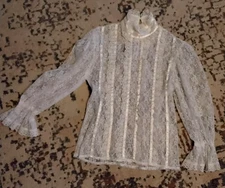 Vtg lng slv lace and satin trim Gunnie Sax top Sz 7 Excellent Shape 