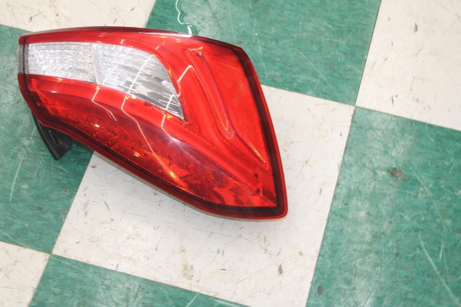Maserati Ghibli 2014-2020 Left Tail light