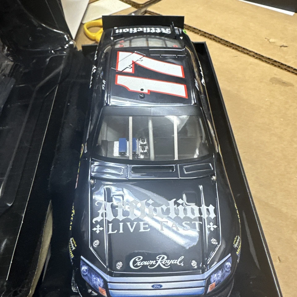 Ford Fusion 22/36 Elite Matt Kenseth Affliction Roush Fenway Racing 2011 1/24 Foto 2 de 4