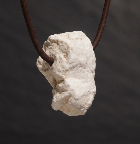 Edelstein Anhänger gebohrt G-O Kristall Rohstein Fossilien Nugget für Lederband - Bild 155 von 252