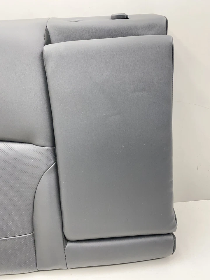 2015-2019 SUBARU LEGACY REAR RIGHT SEAT UPPER BACKREST CUSHION & ARMREST OEM Foto 3 de 4