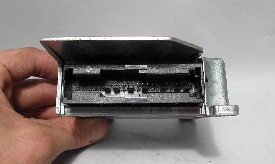 Módulo sensor airbag BMW E36 3-Series 5-Series Z3 E38 E39 USADO FABRICANTE DE EQUIPAMENTO ORIGINAL 8374798 - Imagem 2 de 2