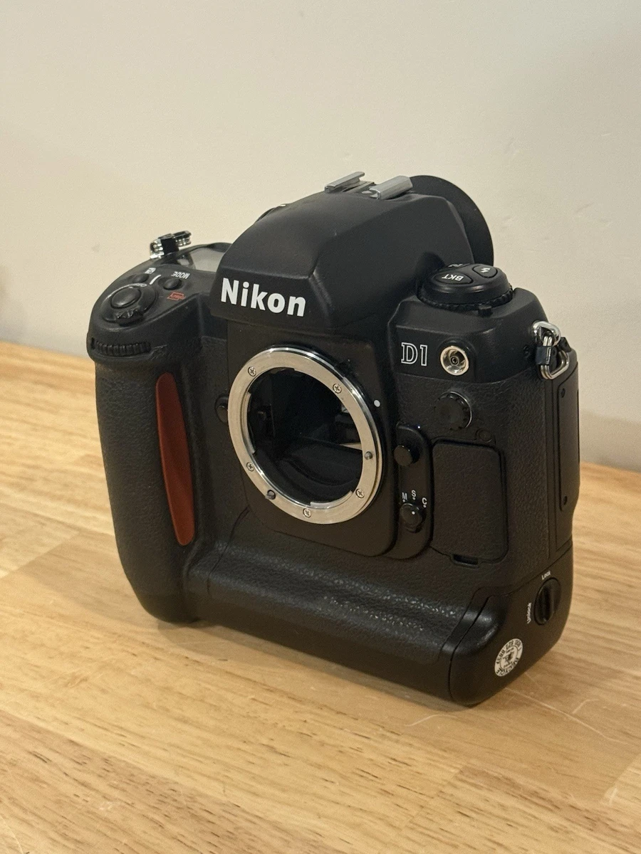 K404【アンティーク】Nikon ニコン　D1 K404【アンティーク】Nikon ニコン D1 カメラ