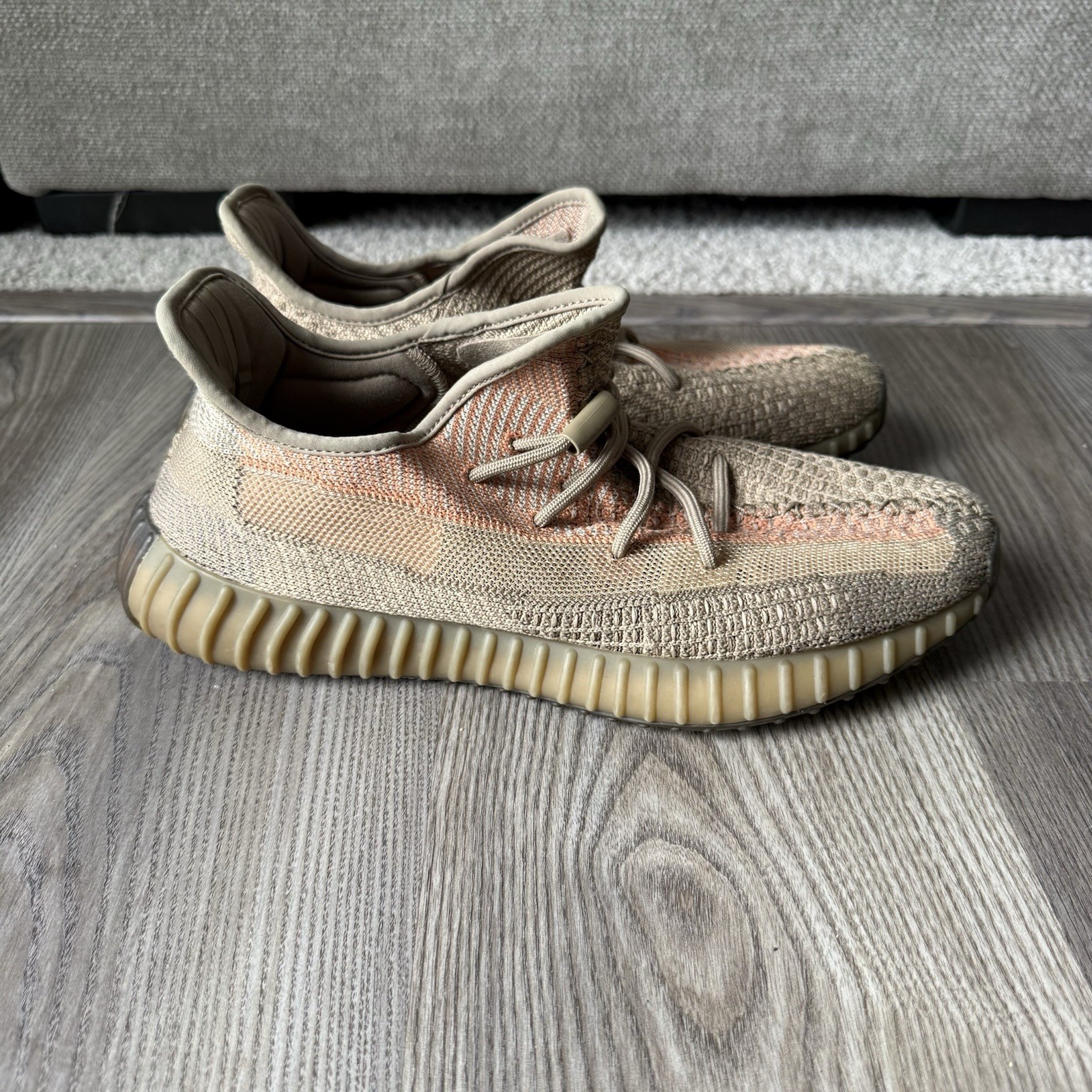 Adidas Men's Yeezy Boost 350 V2 Sand Taupe Size 11 thumbnail 3