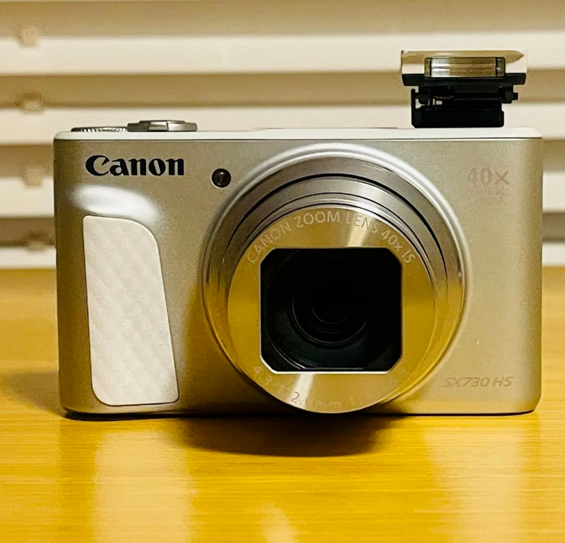 Canon PowerShot SX730 HS Silver Digital Camera Mint w/ Battery