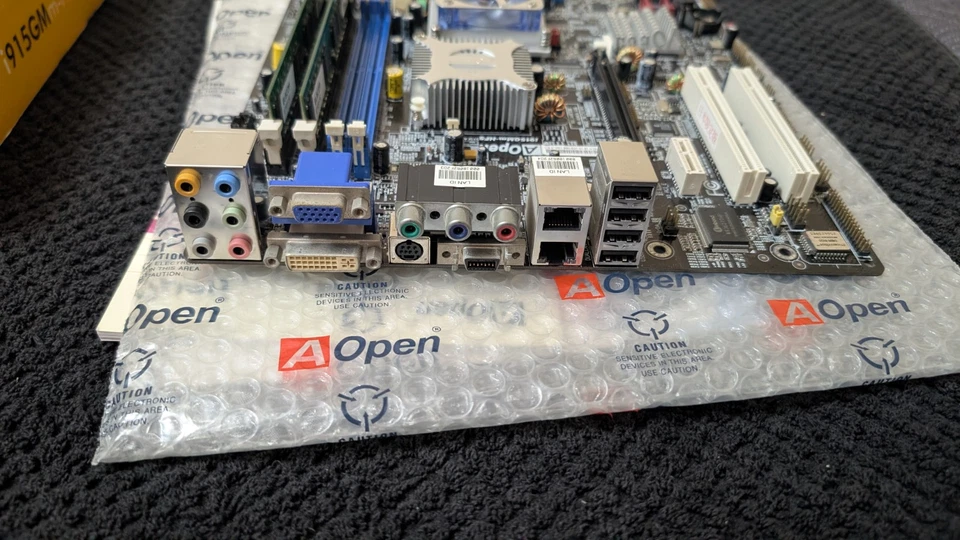 Aopen i915GMm-HFS Intel 915 Socket 479 Mobile Motherboard - Image 4 of 4
