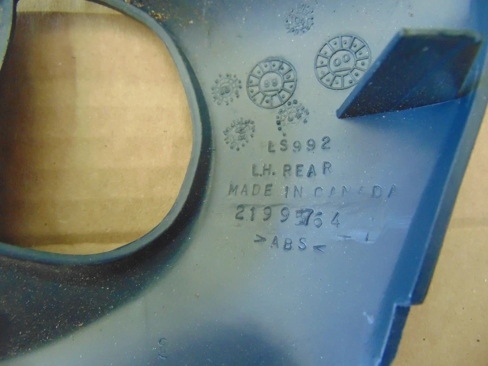 00-05 CHEVROLET IMPALA LEFT REAR DRIVER SIDE DOOR HANDLE BEZEL 21995764 #3632 — 第 3/4 张图片