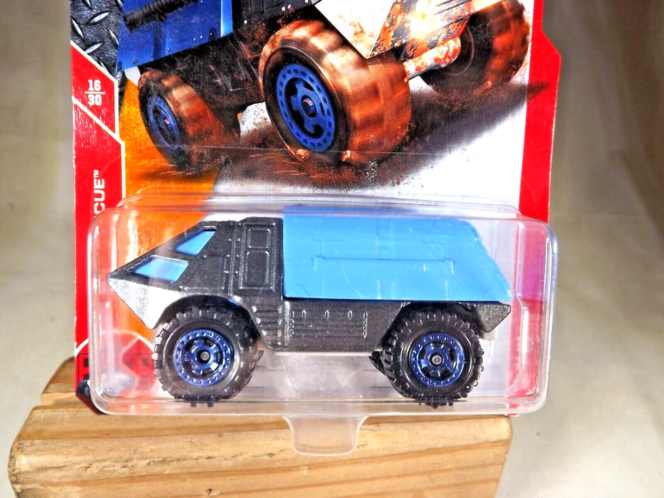 2017 Matchbox 70/125 MBX Rescue -SWAT 16/30 ARV-01 Gray-Blue w/Blue Ring Gear Sp - Image 2 of 4