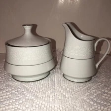 Everbrite Vintage Fine China Creamer & Sugar Bowl With Lid In Crochet Pattern