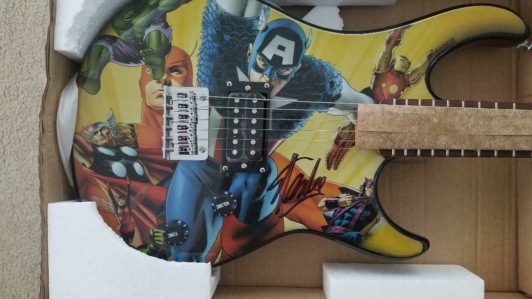 STAN LEE SIGNED AVENGERS MARVEL PEAVEY ROCKMASTER GUITAR COA NEW