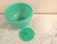 Vintage Tupperware Crisp It Lettuce Keeper 3 piece w/Spike Dome Lid Green 1424-2