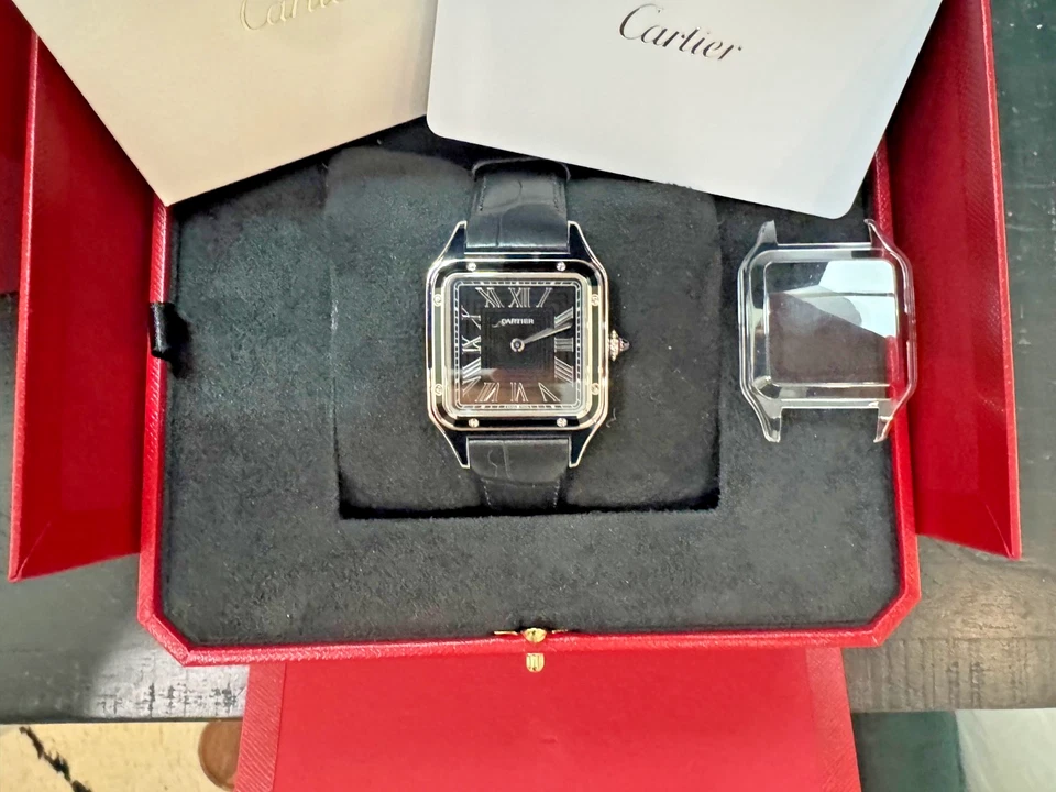Reloj Cartier Santos Dumont grande correa negra acero para hombre WSSA0046 sin usar 2025 Foto 3 de 4