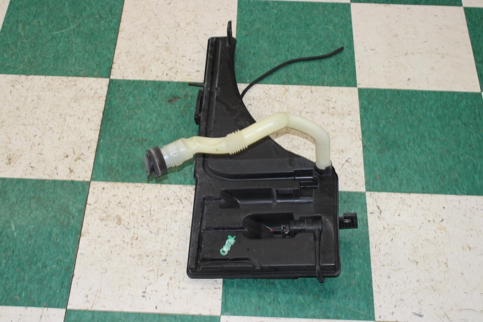 14-21 Ghibli Washer Bottle Windshield Reservoir Jug Spout Assembly Factory OEM