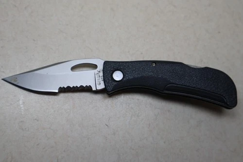 Gerber E-Z Out Black Folding Pocket Knife - Serrated Blade - Made in USA