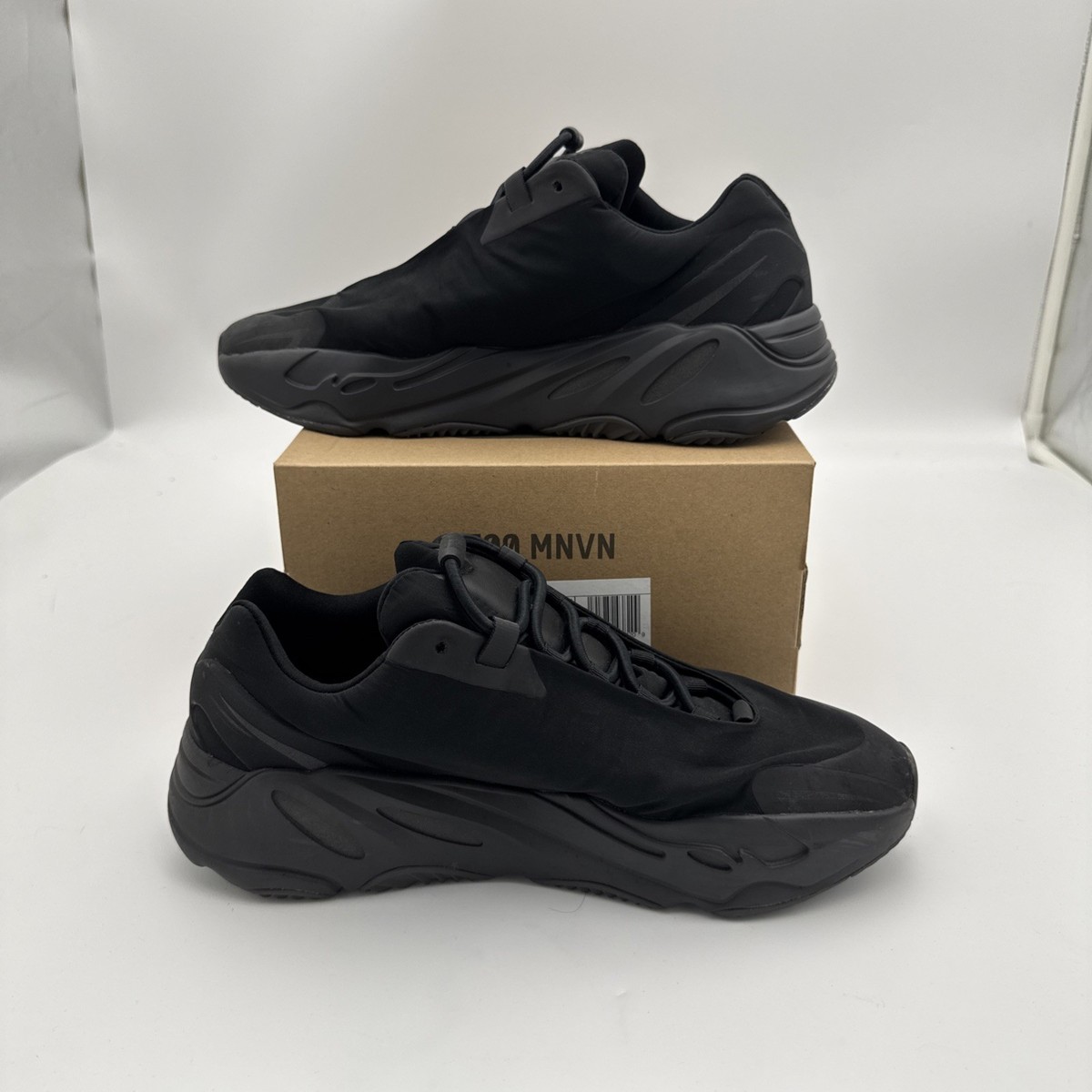 700 mnvn triple black