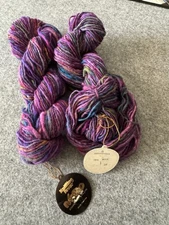 NORO SENTOPORIA 100% WOOL- 2 Hanks Purple Mix NEW slight thick thin texture