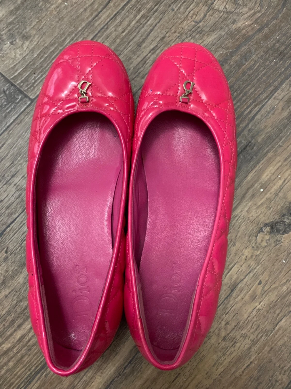 Ballet plat Christian Dior en cuir verni, couleur rose, taille 35