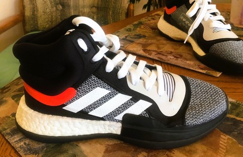 Adidas Marquee Boost Para hombres TALLA 8.5 Blanco Negro Zapatos de Baloncesto BB7822 - Imagen 2 de 7