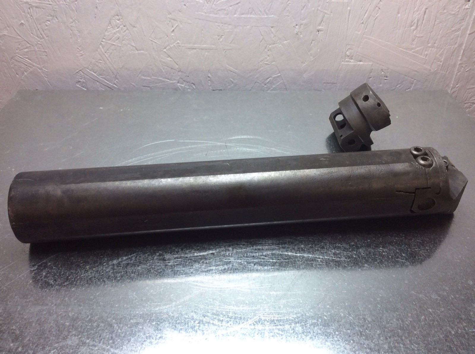 Kennametal B8620 Adjustable Boring Bar 2.5" Shank A2012 Head W/ Spare