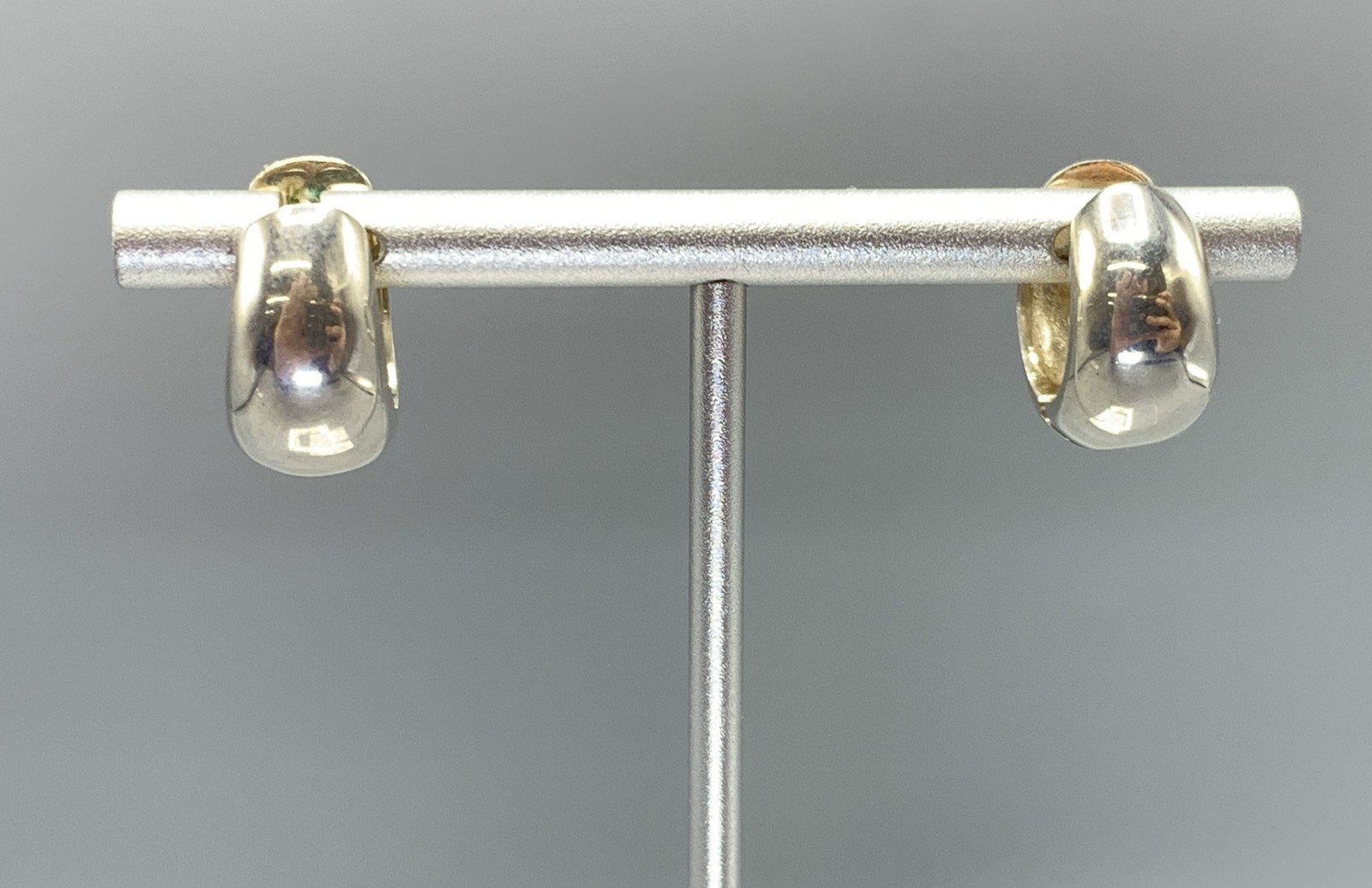 Sterling Silver Scrollwork Design Hinged Hoop Ear… - image 3