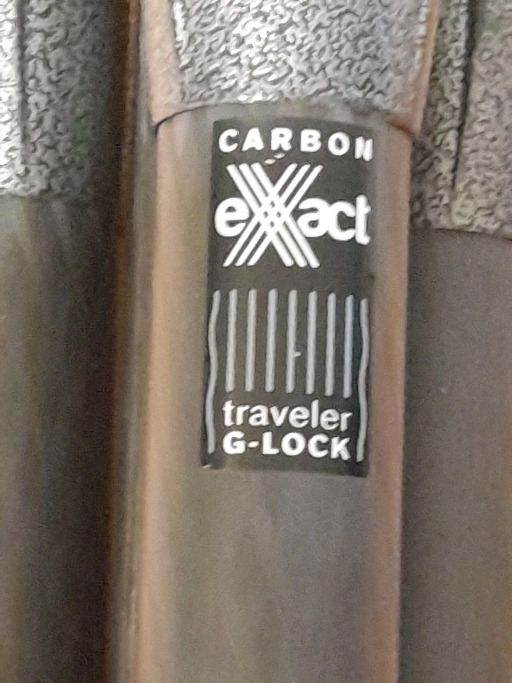 GITZO TRAVELER, GT2545T, CARBON TRIPOD. FOR PARTS AND REPAIR. HAS LEG ISSUE. - image 3 of 4