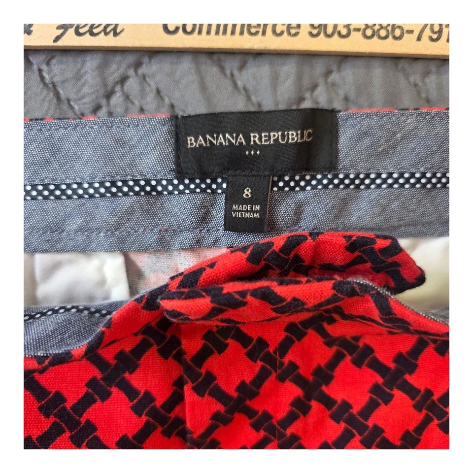 Pantalones Cortos Banana Republic Mujer Rojo Negro Geo Estampado Frente Plano Elastizados Talla 8 Foto 3 de 4