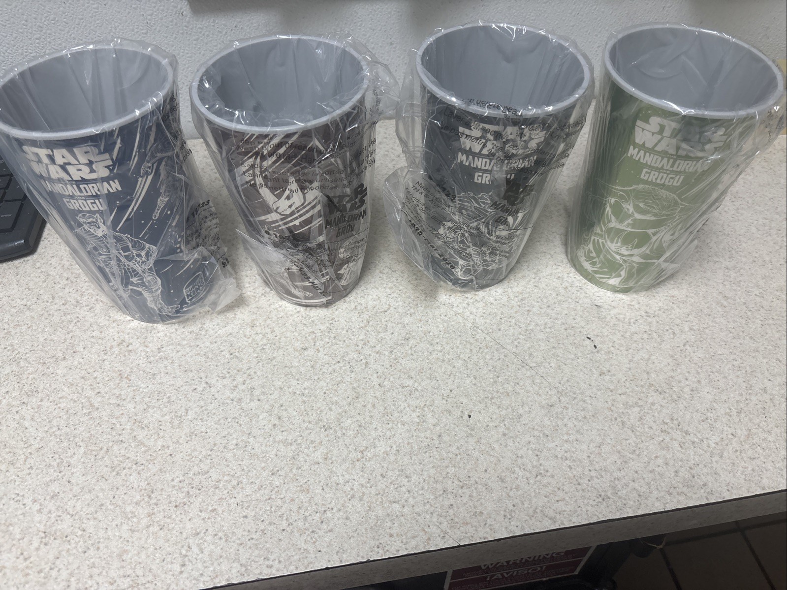 Set completo tazze da collezione Burger King Star Wars The Mandalorian e Grogu NUOVE