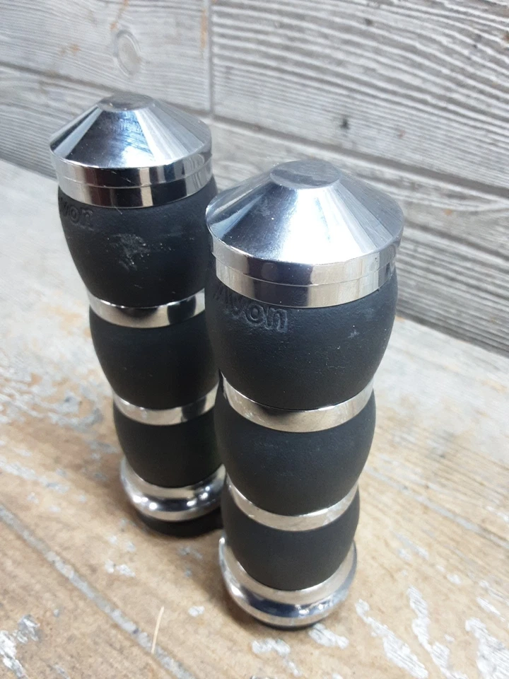 Empuñaduras de manillar Avon negras cromadas Air 93 Fly Harley-Davidson Foto 2 de 4