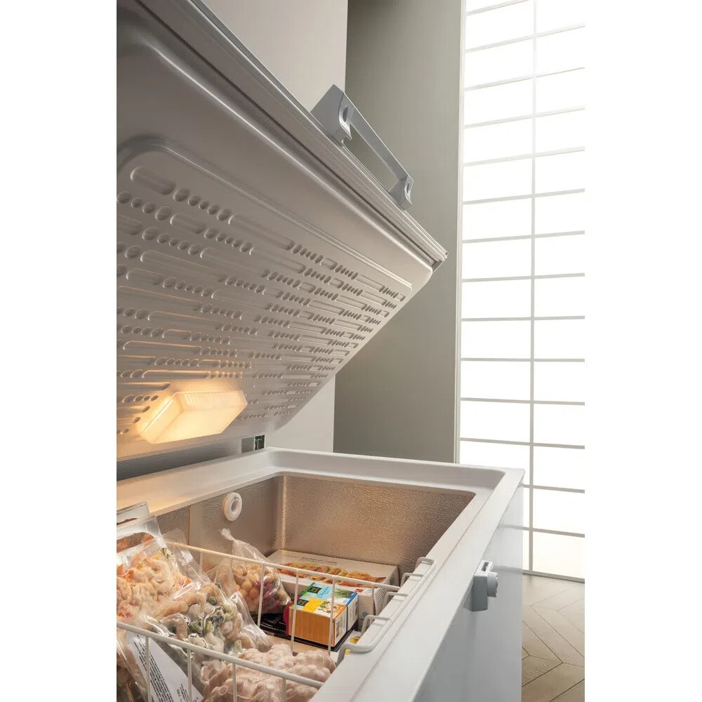 Hotpoint CS1A250HFA1 Large Chest Freezer 255 Litre H 92cm x W 101cm x