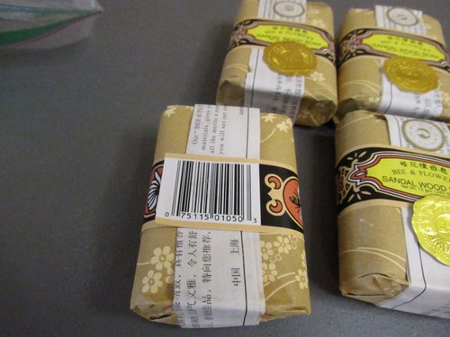 Menge 4 Biene & Blume - Chinesische Sandelholz Seife Länge 5,842 cm 2,65 Unzen - Bild 4 von 4