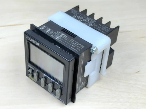 Omron H7CX-A4WSD-N Multifunction Preset Counter