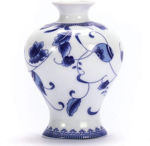 Sophisticated Blue & White Vase Set - 3 Classic Ceramics for Floral Arrangements - Picture 6 of 9