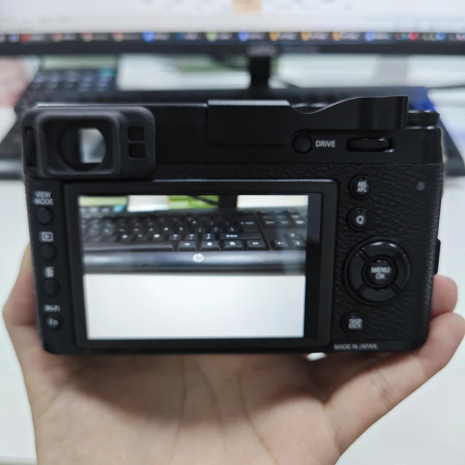 Fujifilm X100T 16MP Premium Compact Digital Camera Black English Language - Image 4 of 4