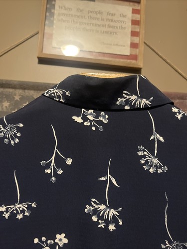 Lana Lee Women’s Dress Shirt Short Sleeve Size 10 Blue With Flowers Button Up  - Picture 3 of 13