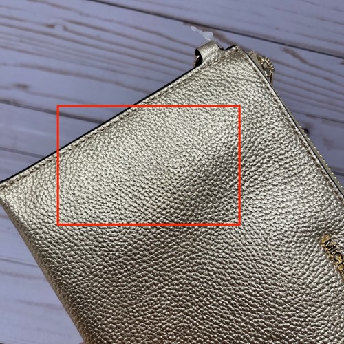 Michael Kors große schmale Handgelenktasche - gold - neu mit kleinem kosmetischen Defekt - Bild 11 von 11