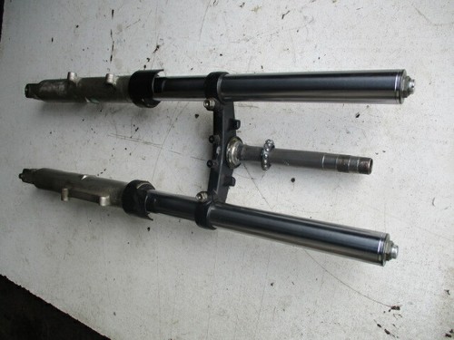 HONDA VFR800 VTECH 2007 LOWER TRIPLE CLAMP PAIR FORKS - Picture 4 of 7