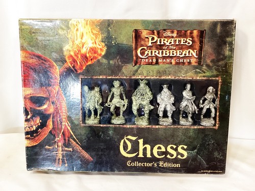 Pirates of the Caribbean Dead Mans Chest Chess Set Collectors Edition Disney - Picture 1 of 3