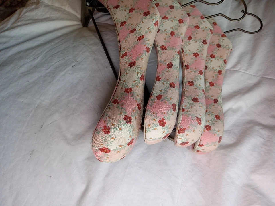 Juego de 4 hermosas perchas antiguas, de diseño, cubiertas de tela, de madera, de alta calidad Foto 4 de 4