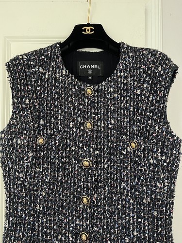 CHANEL 21A RUNWAY METIERS D´ART JUMPSUIT ROMPER IN NAVY BLUE & MULTICOLOR (FR38) - Picture 10 of 20