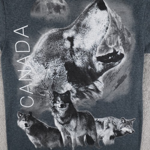 Camisa Guildan Para Hombres S Gris BC Canadá Lobo Gráfico Camiseta Manga Corta Cuello Redondo - Imagen 2 de 8