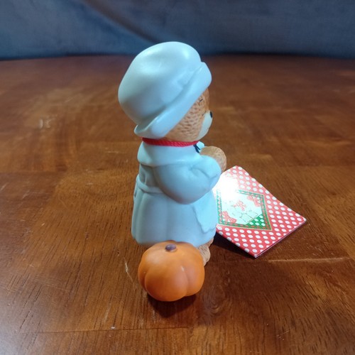 Lucy & Me Pilgrim Bear Girl Praying Thanksgiving Feast Pumpkin Enesco Lucy Rigg - Picture 4 of 9